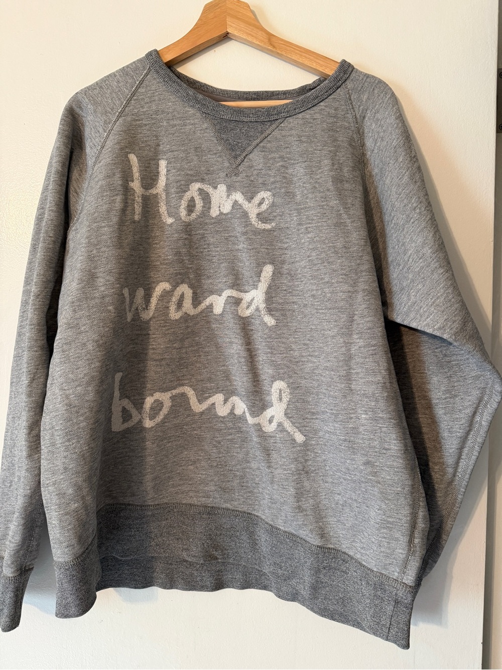 HUGO GUINNESS For J. CREW
Men Long Sleeve Homeward
Bound Crew Neck Sweatshirt L